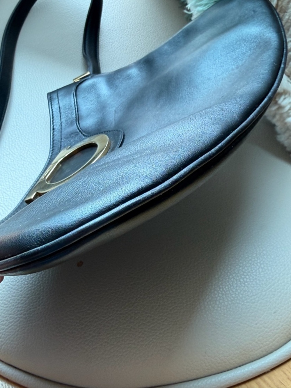 Salvatore Ferragamo Black Leather Shoulder Bag with Signature gold ring logo. - Picture 4 of 9